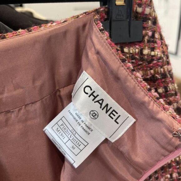 2001 Pink and Brown Chanel Tweed Skirt - Picture 2 of 6
